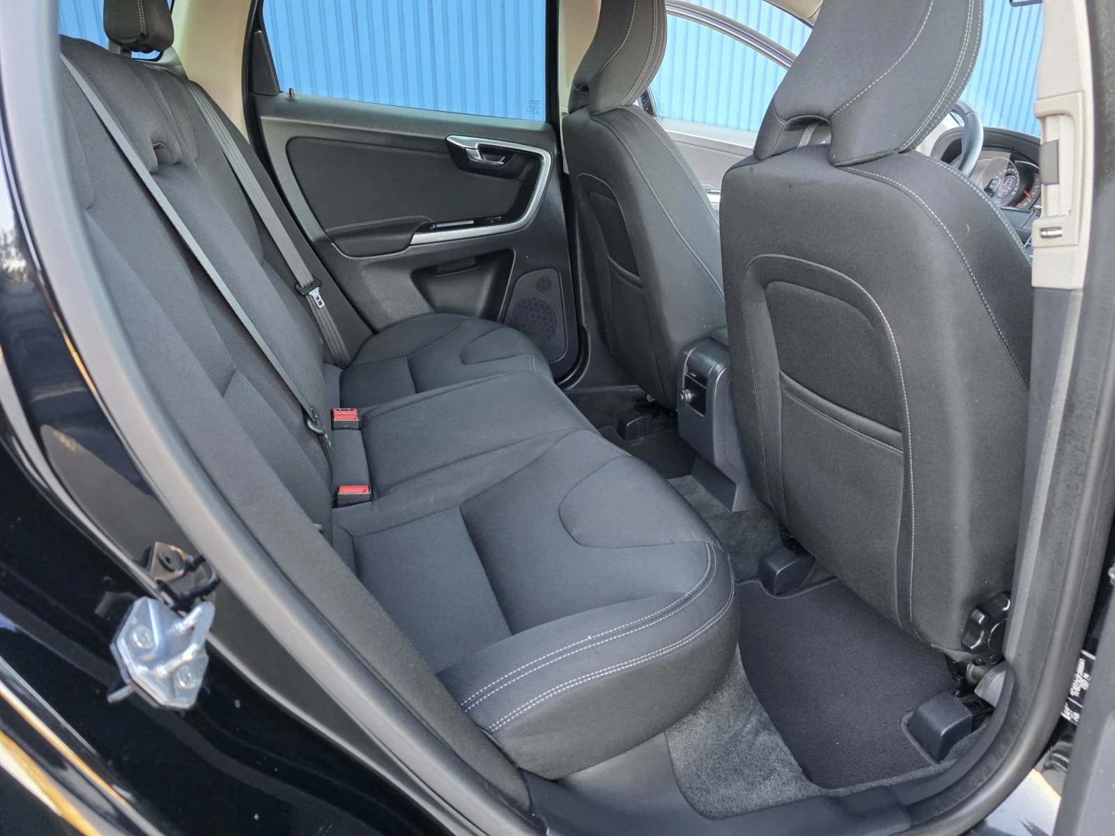Volvo XC60 2.0D-181kc , снимка 14 - Автомобили и джипове - 56383450