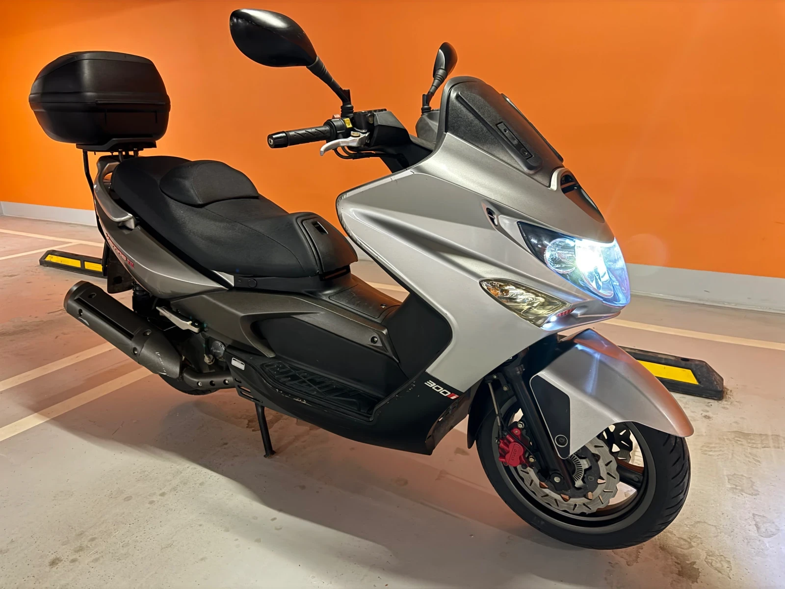Kymco Xciting R300 18 880 реални км / Топ състояние / Куфар Givi