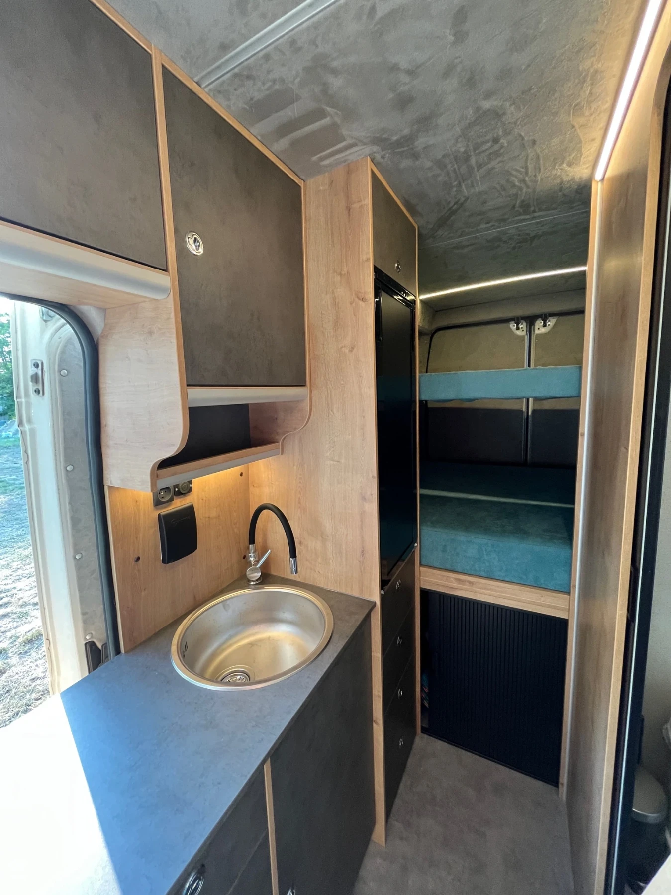 Кемпер Peugeot Boxer 2.2 HDI, снимка 6 - Каравани и кемпери - 55750800