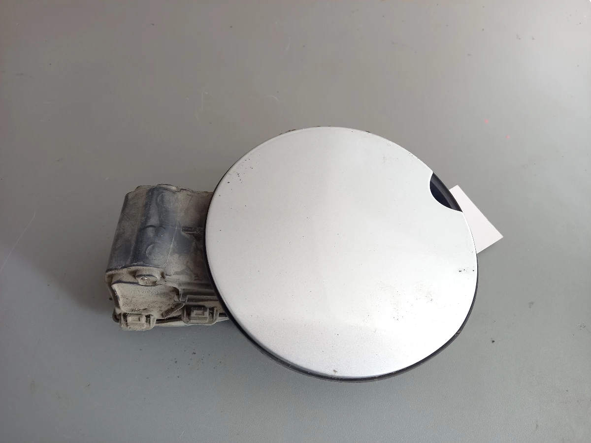 Капачка резервоар външна Рено Меган 4врати (с)