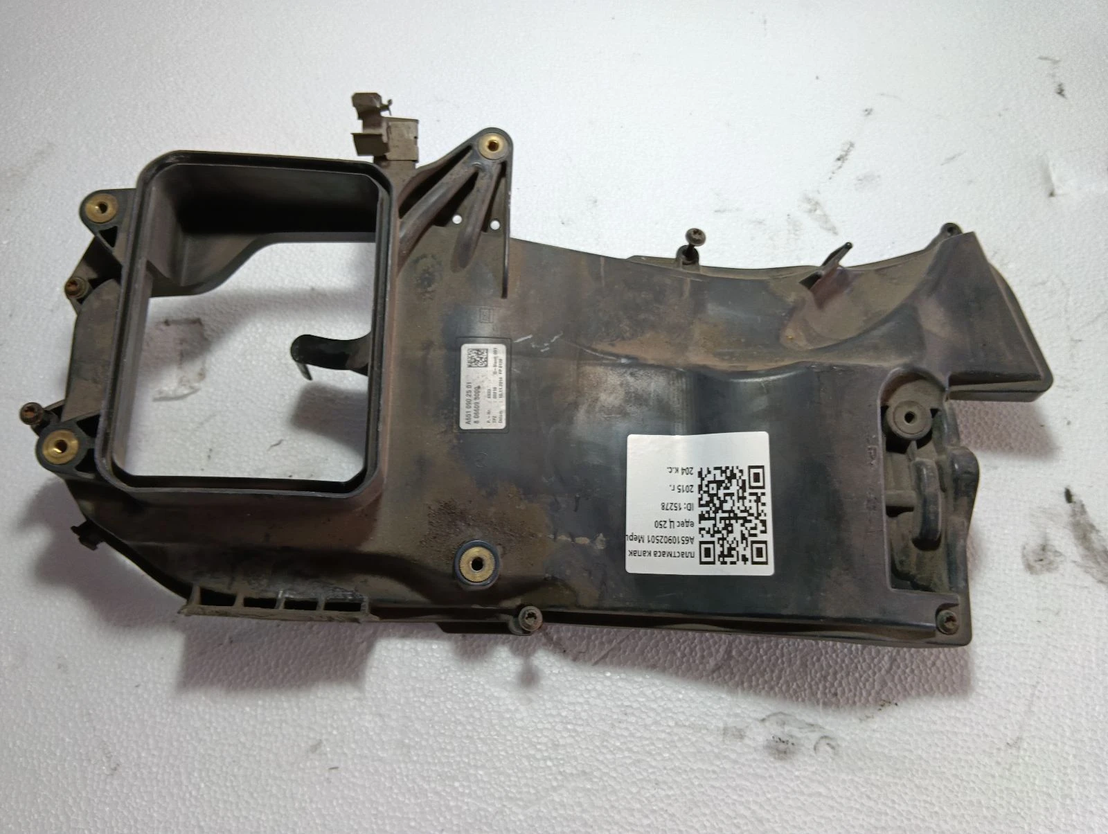 пластмаса капак A6510902501 Мерцедес Ц 250 