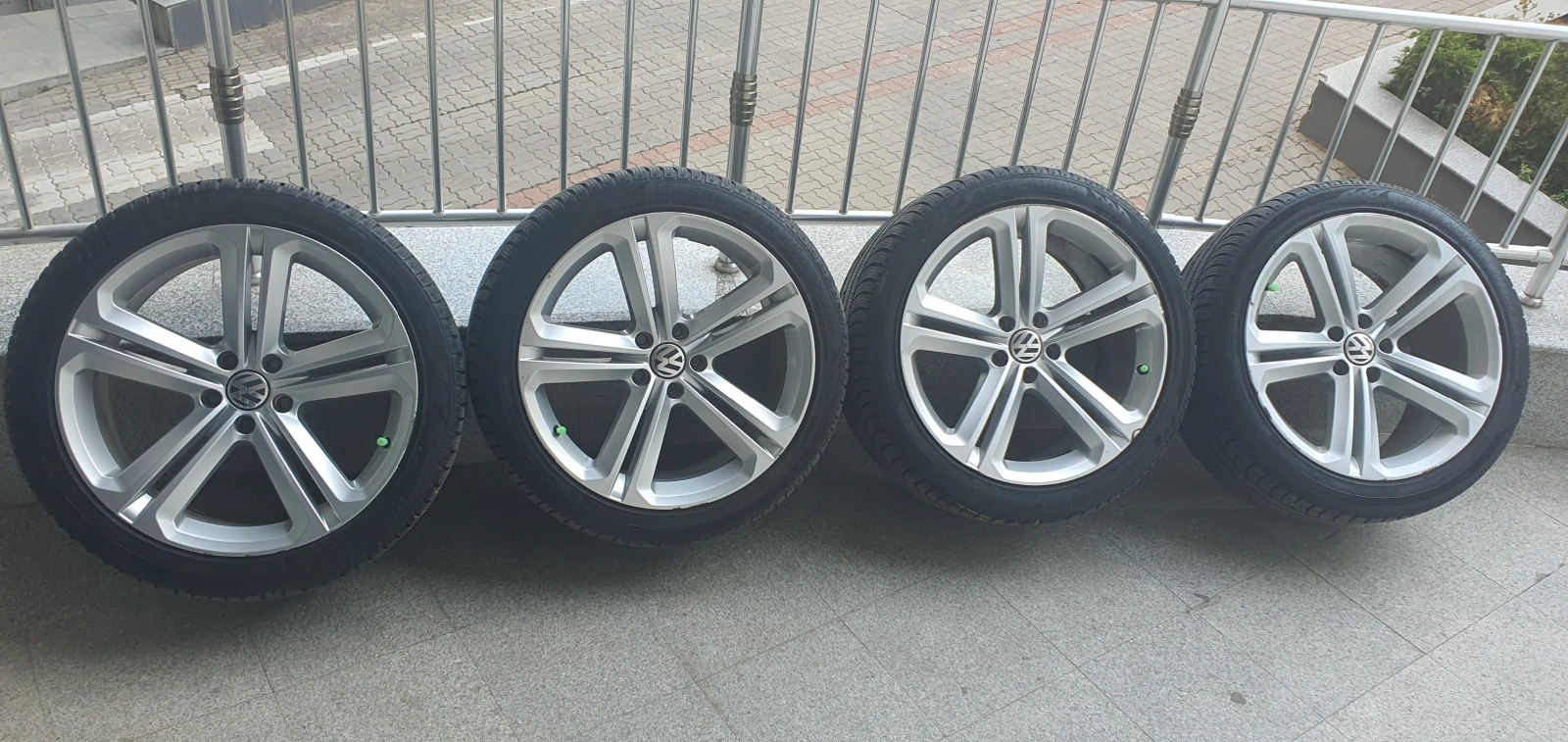    255/40R19  VW Tiguan | Mobile.bg   1
