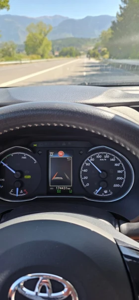 Toyota Yaris 1.5 HYBRID-FULL* IT* LED, снимка 17