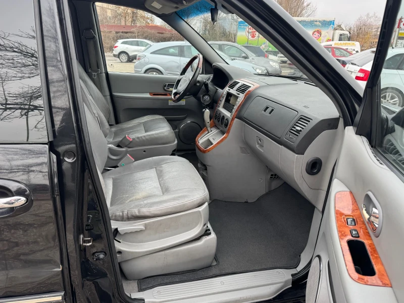 Kia Carnival Автоматик!, снимка 10 - Автомобили и джипове - 48313916