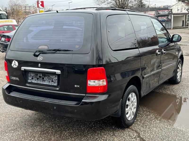 Kia Carnival Автоматик!, снимка 4 - Автомобили и джипове - 48313916