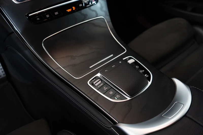 Mercedes-Benz GLC 200 4Matic Coupe* AMG* Camera, снимка 10 - Автомобили и джипове - 51692865
