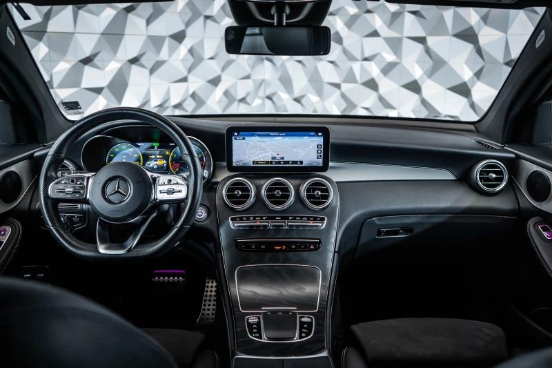 Mercedes-Benz GLC 200 4Matic Coupe* AMG* Camera, снимка 11 - Автомобили и джипове - 51692865