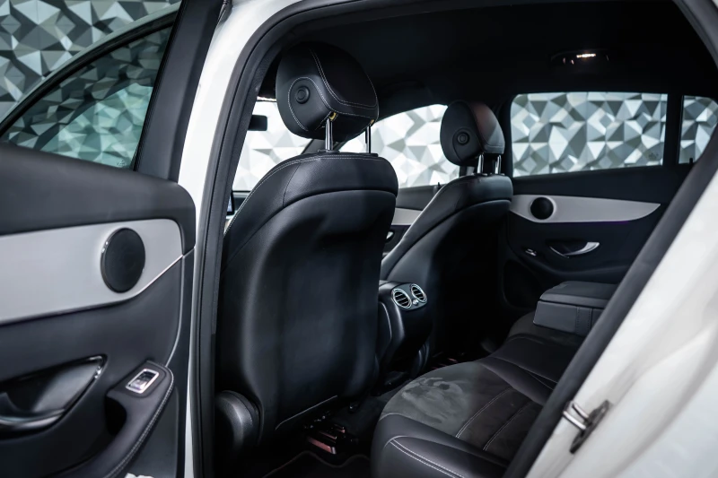 Mercedes-Benz GLC 200 4Matic Coupe* AMG* Camera, снимка 15 - Автомобили и джипове - 51692865