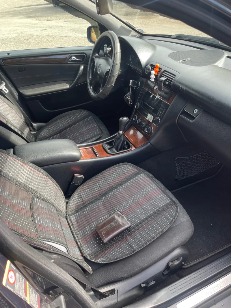 Mercedes-Benz C 220 2.2-150кс, снимка 6 - Автомобили и джипове - 52212396