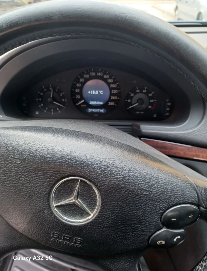 Mercedes-Benz E 200 Compressor , снимка 9 - Автомобили и джипове - 52575930