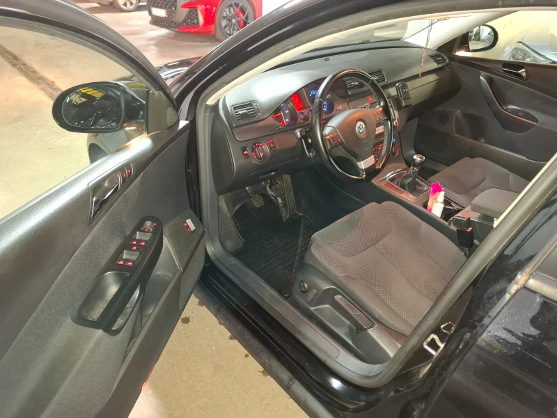VW Passat 1.9tdi, снимка 17 - Автомобили и джипове - 53396549
