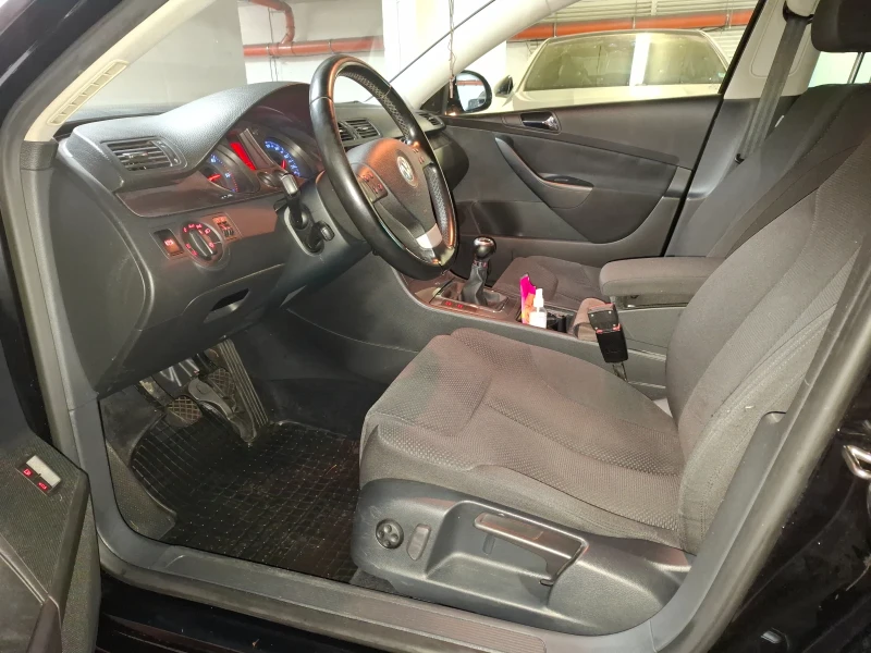 VW Passat 1.9tdi, снимка 16 - Автомобили и джипове - 53396549