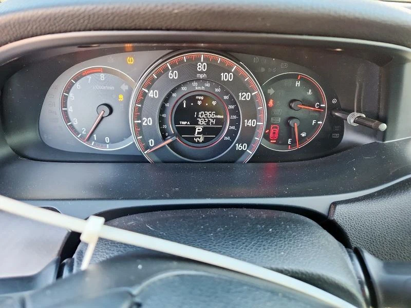 Honda Accord 2.4L 4 Front-wheel Drive, снимка 15 - Автомобили и джипове - 53198922