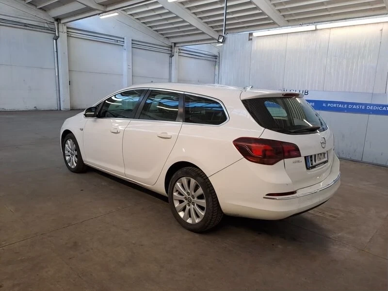 Opel Astra * Facelift* 1.7CDTI* Cosmo* , снимка 4 - Автомобили и джипове - 54334762