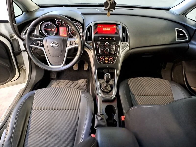 Opel Astra * Facelift* 1.7CDTI* Cosmo* , снимка 7 - Автомобили и джипове - 54334762
