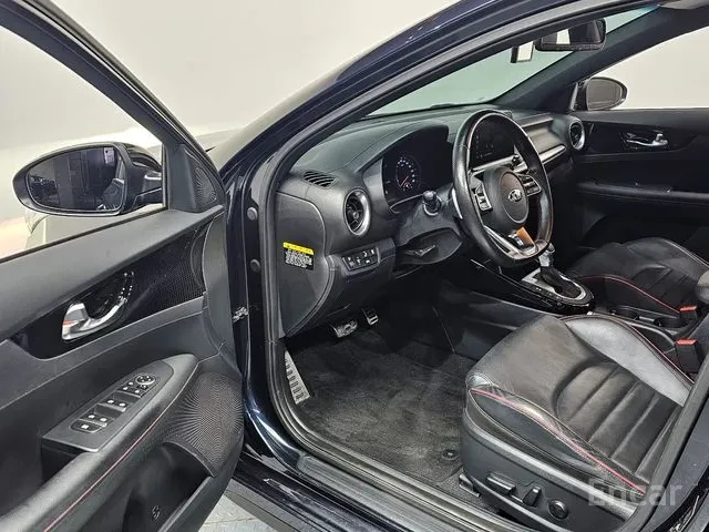 Kia K3 GT Plus, снимка 10 - Автомобили и джипове - 55577852