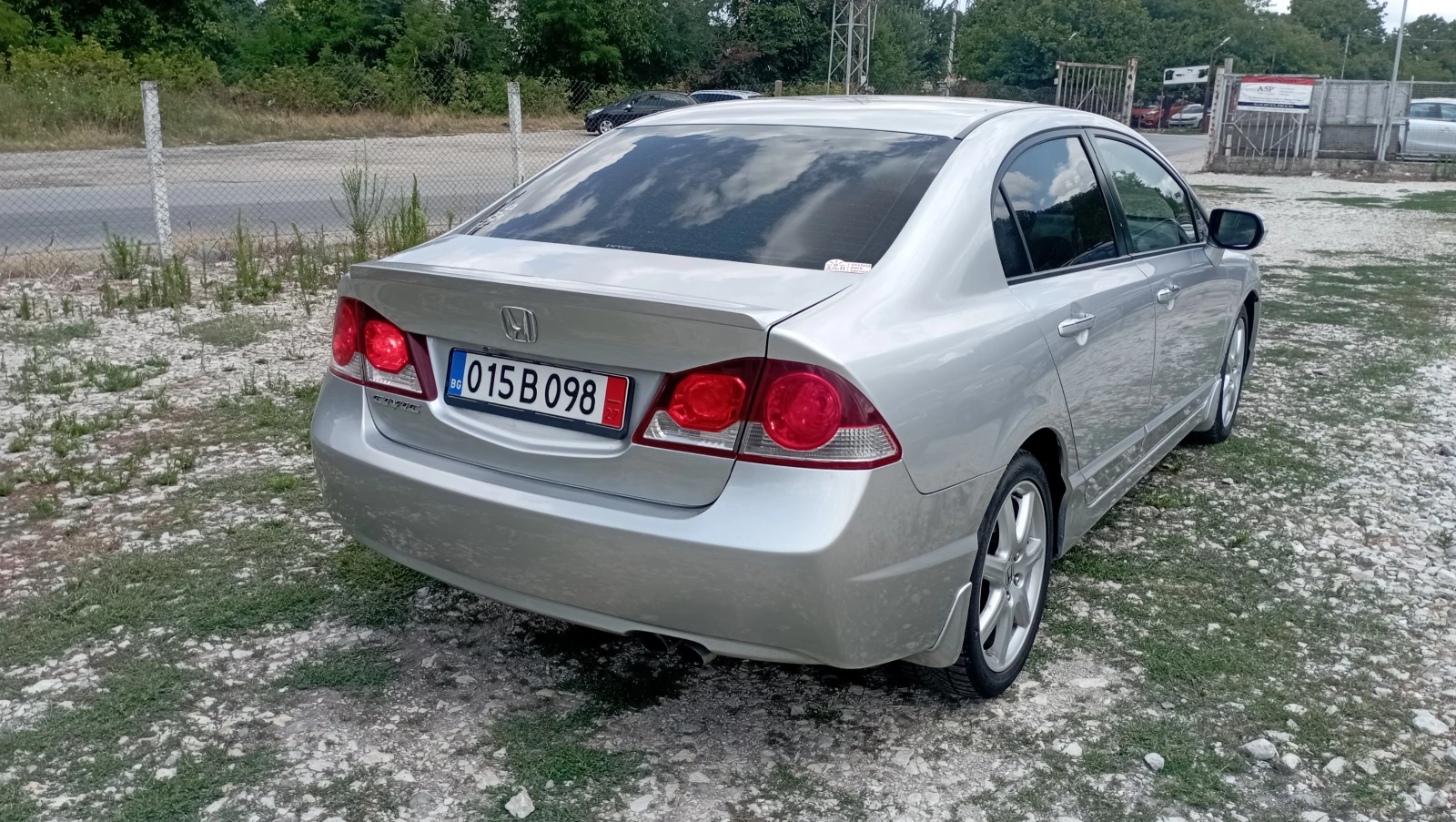 Honda Civic 1.8I АВТОМАТ - изображение 6