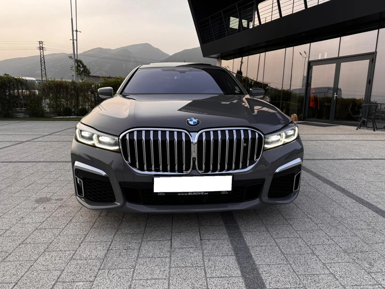 BMW 740 Ld Xdrive M-Packet Гаранционен - изображение 2