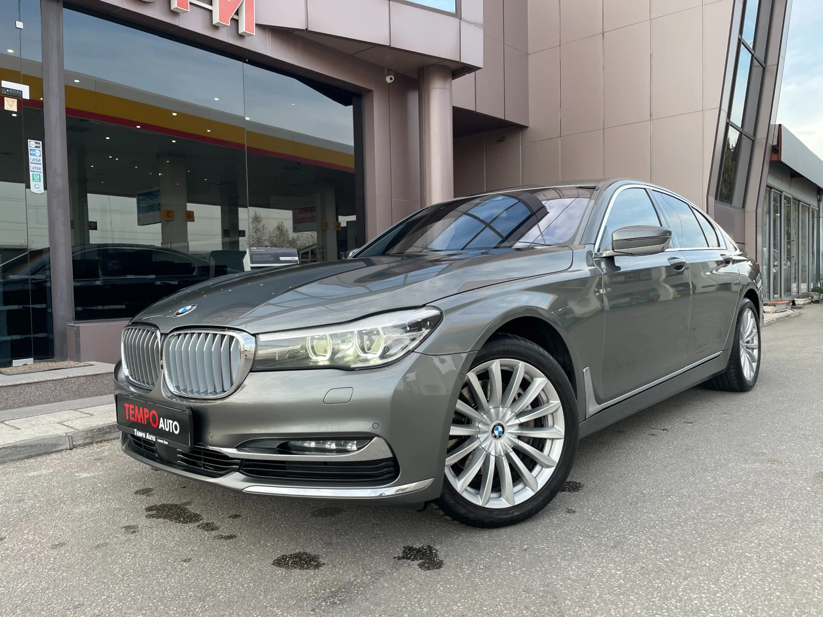 BMW 740 XD-MASSAGE-ОБДУХВАНЕ-360CAM-СМАРТ КЛЮЧ - изображение 2