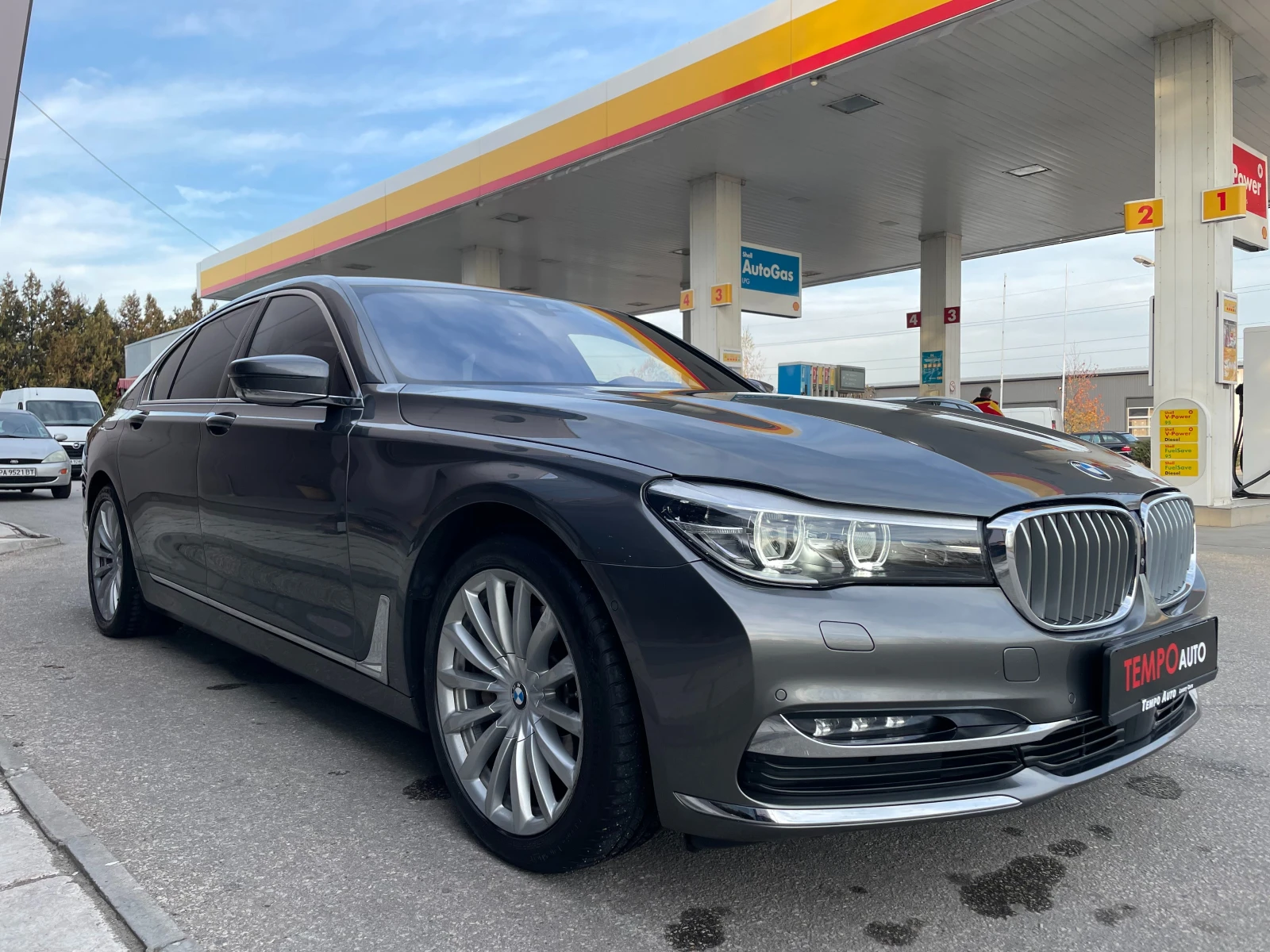 BMW 740 XD-MASSAGE-ОБДУХВАНЕ-360CAM-СМАРТ КЛЮЧ - изображение 7