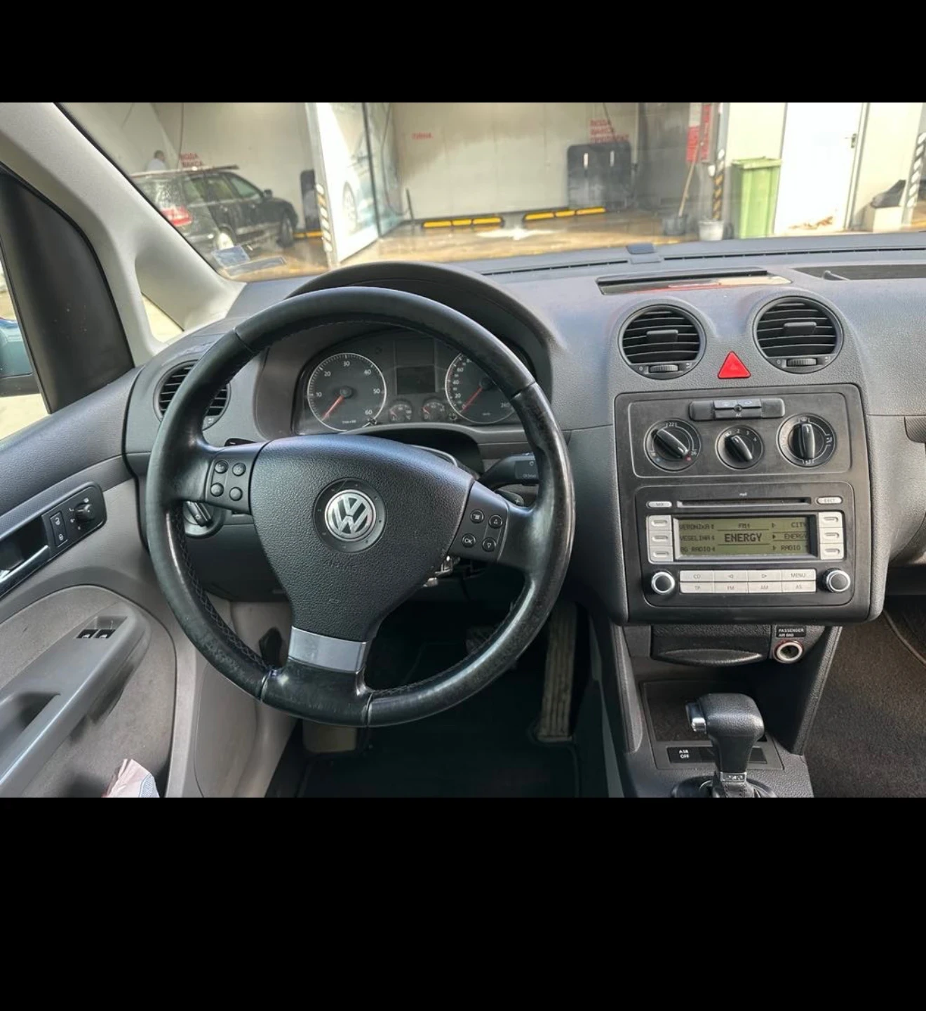 VW Caddy 1.9 DSG 7места MAXI - изображение 4