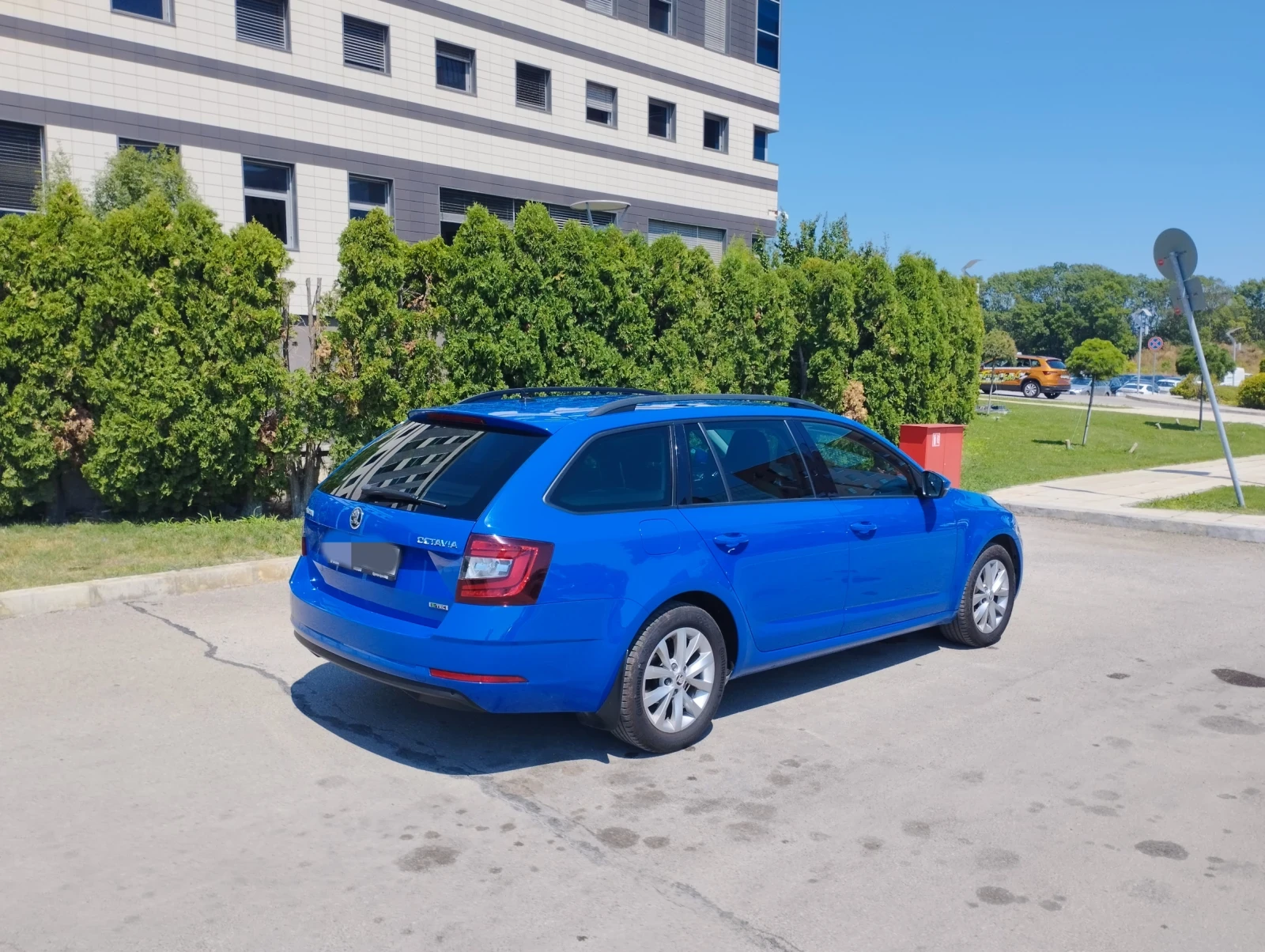 Skoda Octavia 1.5 G-tec, metan, auto , от БГ, сервизна история - изображение 7