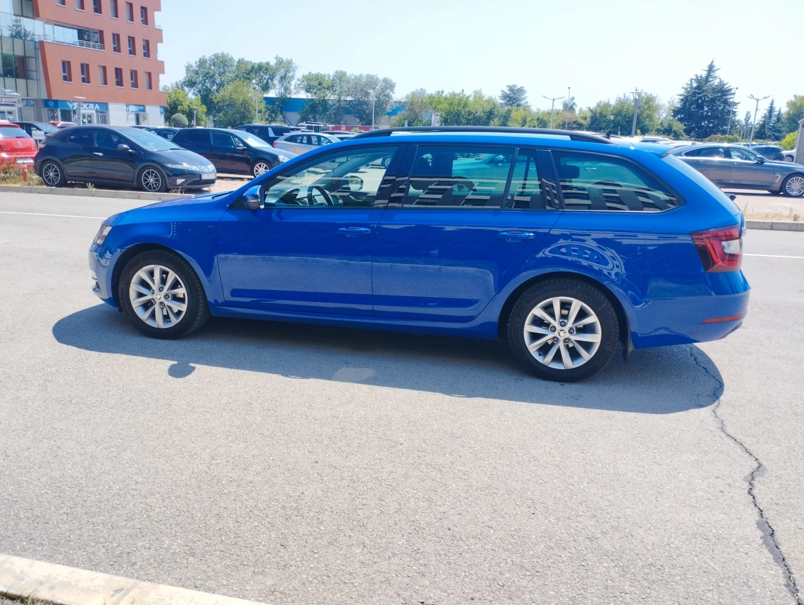 Skoda Octavia 1.5 G-tec, metan, auto , от БГ, сервизна история - изображение 3