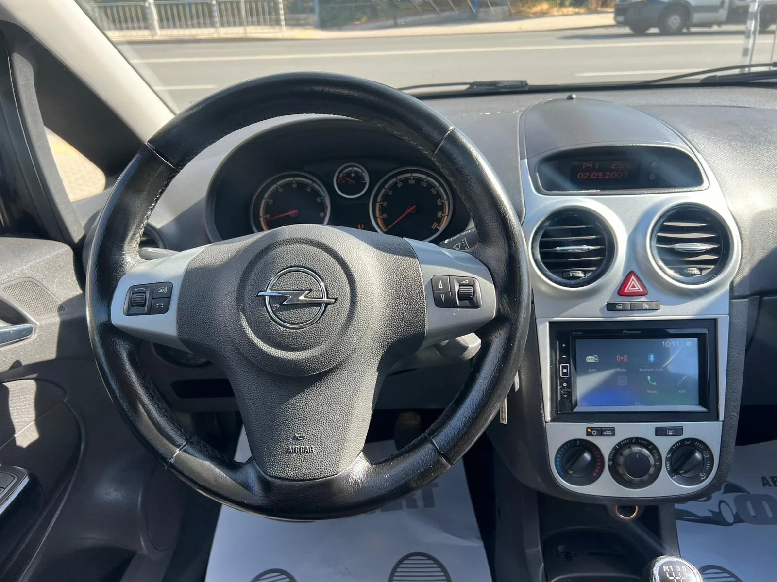 Opel Corsa 1.2i/KLIMA - изображение 8