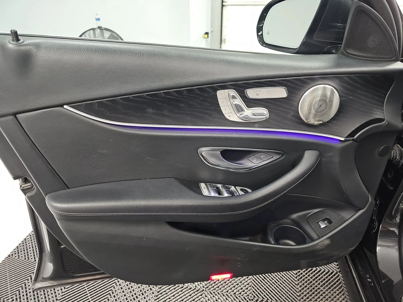 Mercedes-Benz E 350  - изображение 9