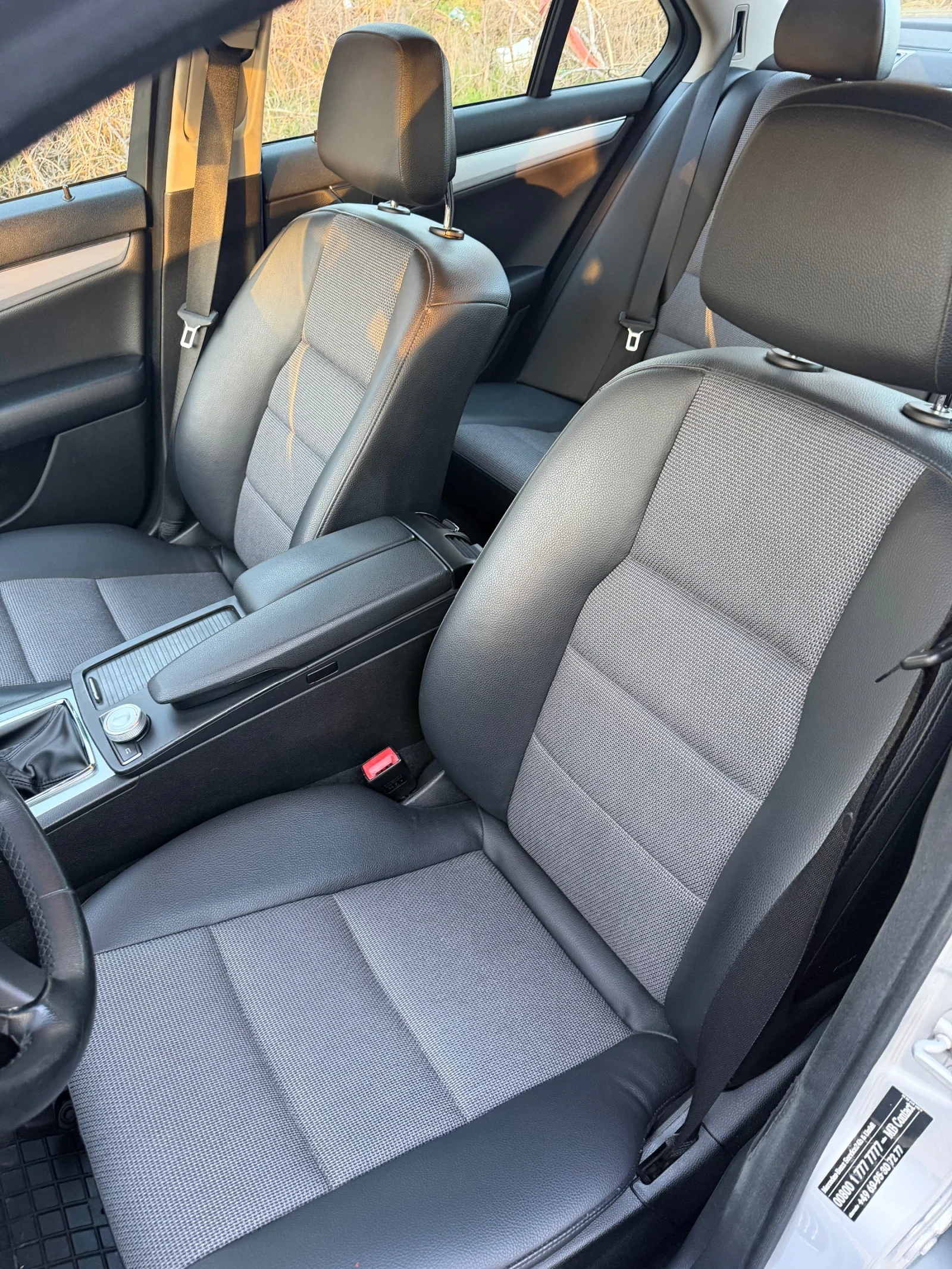 Mercedes-Benz C 180 CGI, снимка 11 - Автомобили и джипове - 53918667