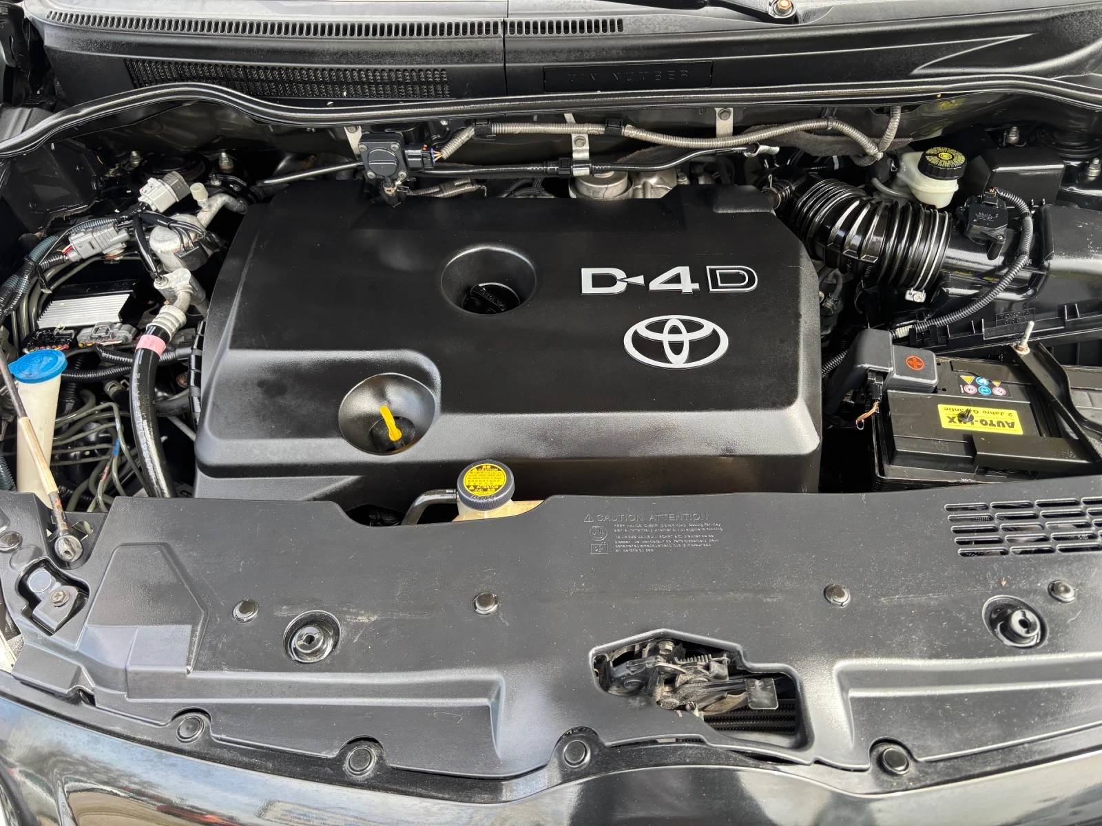 Toyota Corolla verso 2009+ ФЕЙС+ 2.2+ 136кс+ С.ИСТОРИЯ+ Н.ГУМИ, снимка 17 - Автомобили и джипове - 54207651