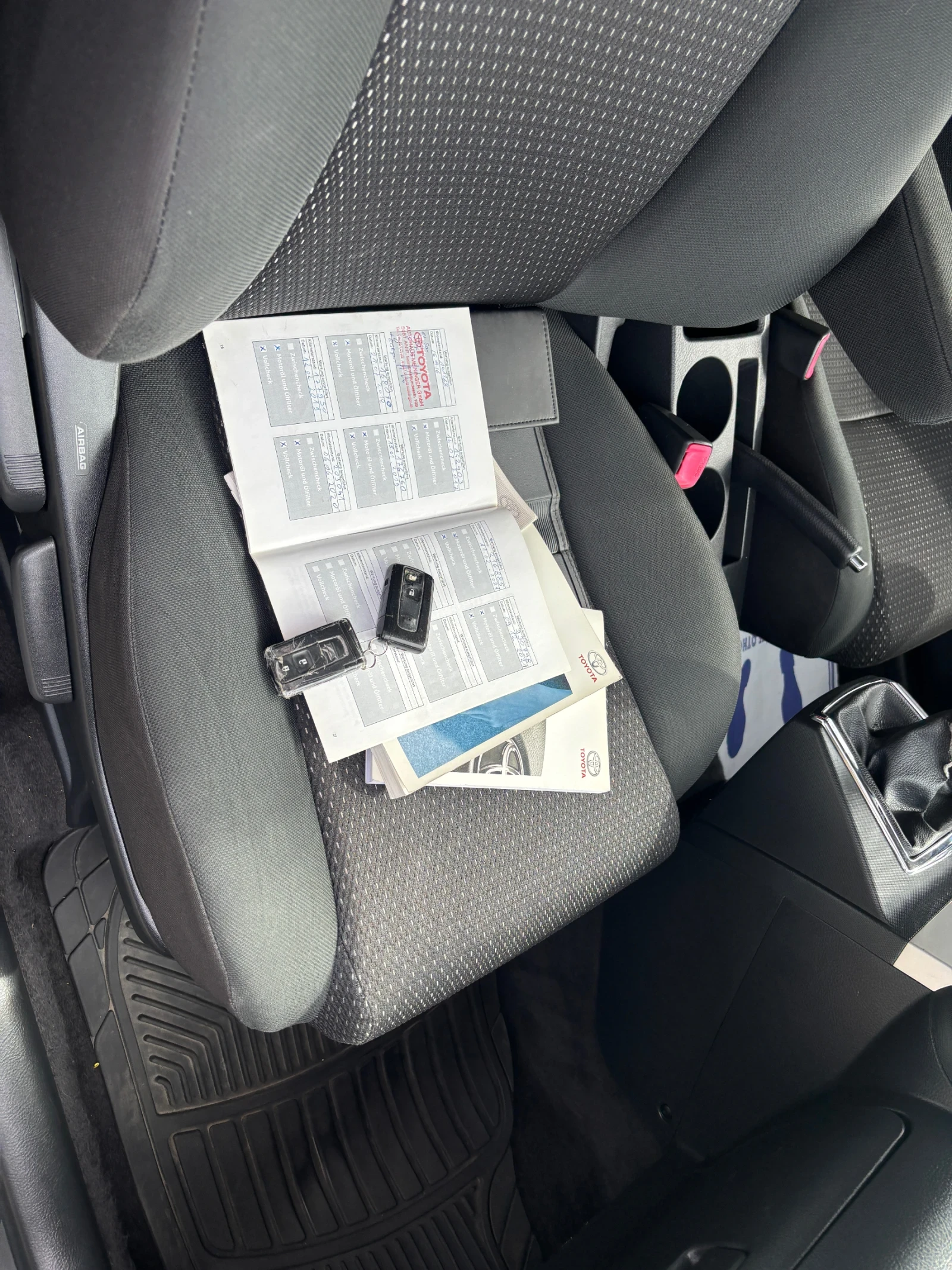 Toyota Corolla verso 2009+ ФЕЙС+ 2.2+ 136кс+ С.ИСТОРИЯ+ Н.ГУМИ, снимка 15 - Автомобили и джипове - 54207651