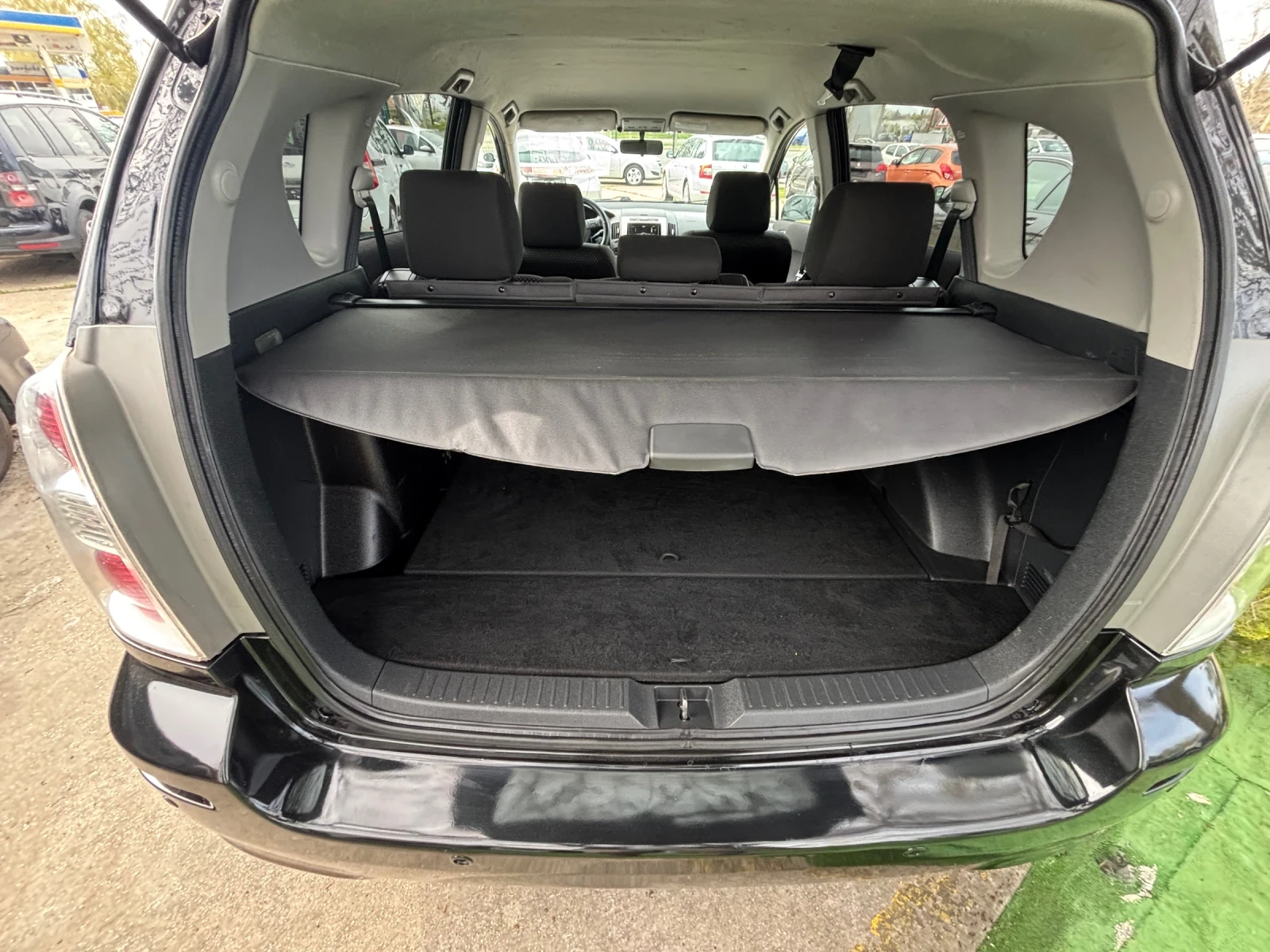 Toyota Corolla verso 2009+ ФЕЙС+ 2.2+ 136кс+ С.ИСТОРИЯ+ Н.ГУМИ, снимка 13 - Автомобили и джипове - 54207651