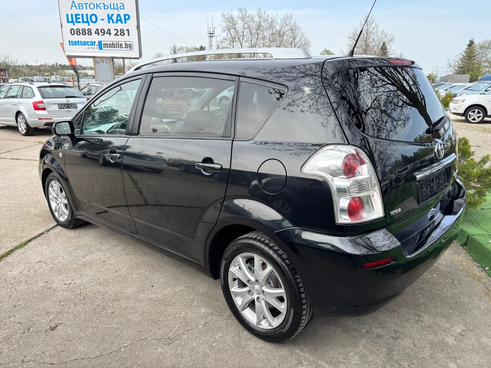 Toyota Corolla verso 2009+ ФЕЙС+ 2.2+ 136кс+ С.ИСТОРИЯ+ Н.ГУМИ, снимка 6 - Автомобили и джипове - 54207651