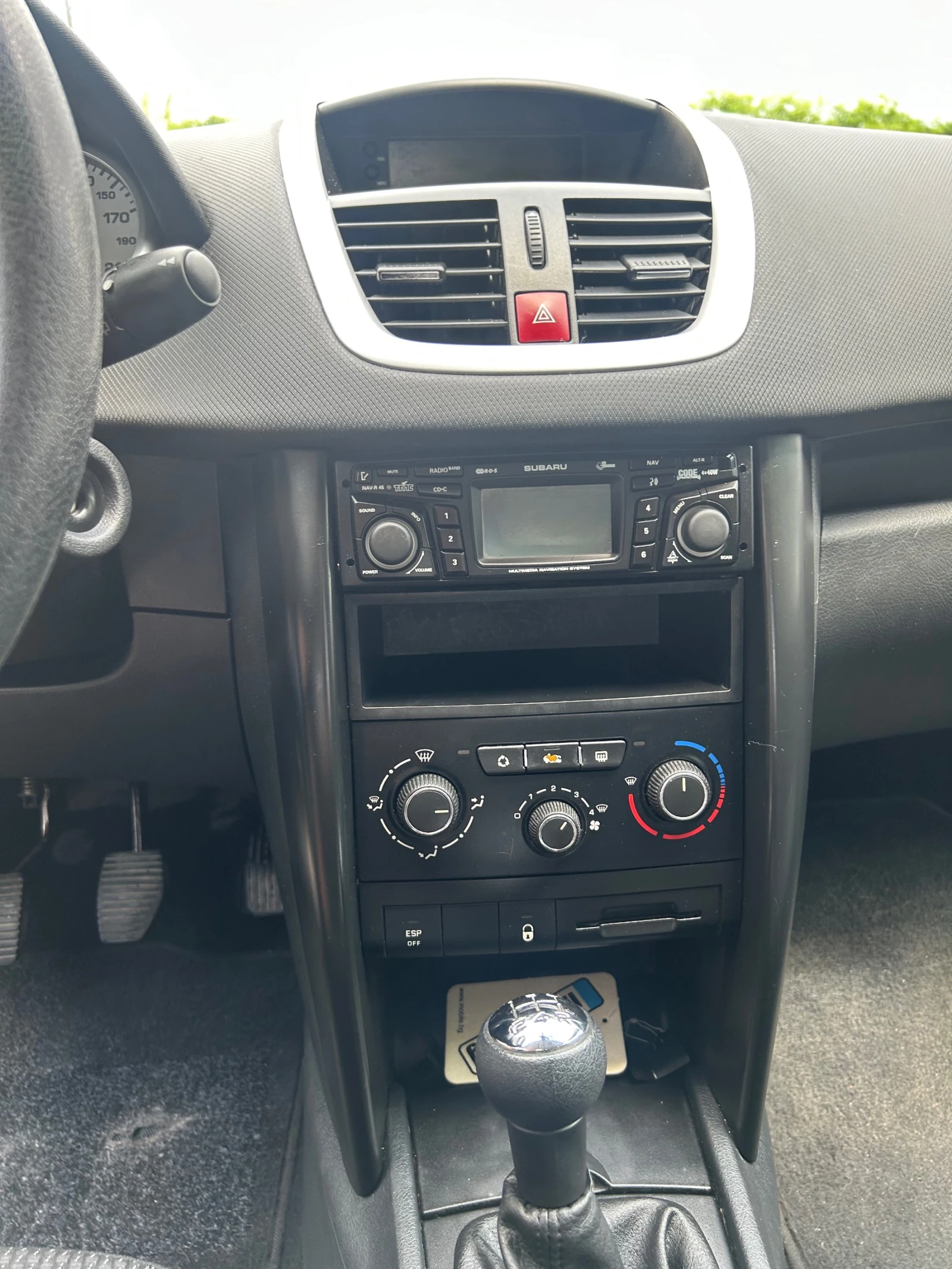 Peugeot 207 1.4 HDi, снимка 10 - Автомобили и джипове - 54704721