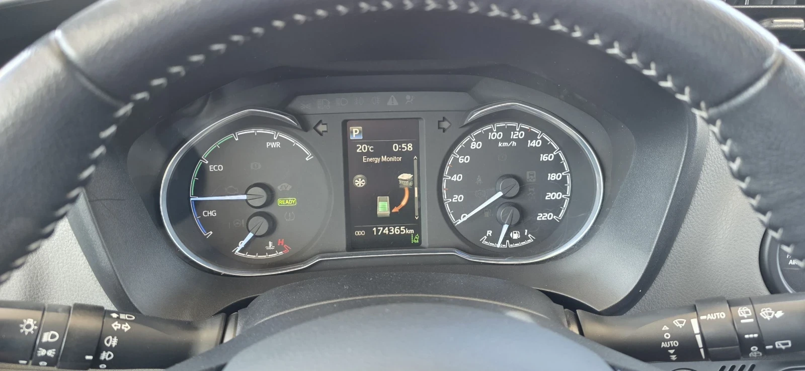 Toyota Yaris 1.5 HYBRID-FULL* IT, снимка 12 - Автомобили и джипове - 55470633