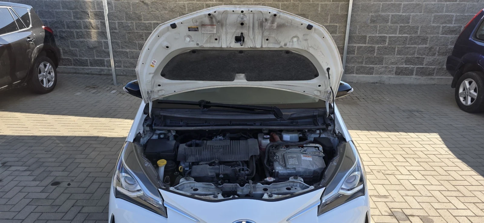 Toyota Yaris 1.5 HYBRID-FULL* IT, снимка 13 - Автомобили и джипове - 55470633