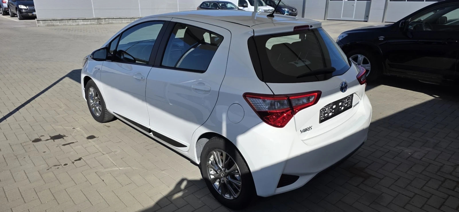 Toyota Yaris 1.5 HYBRID-FULL* IT, снимка 3 - Автомобили и джипове - 55470633