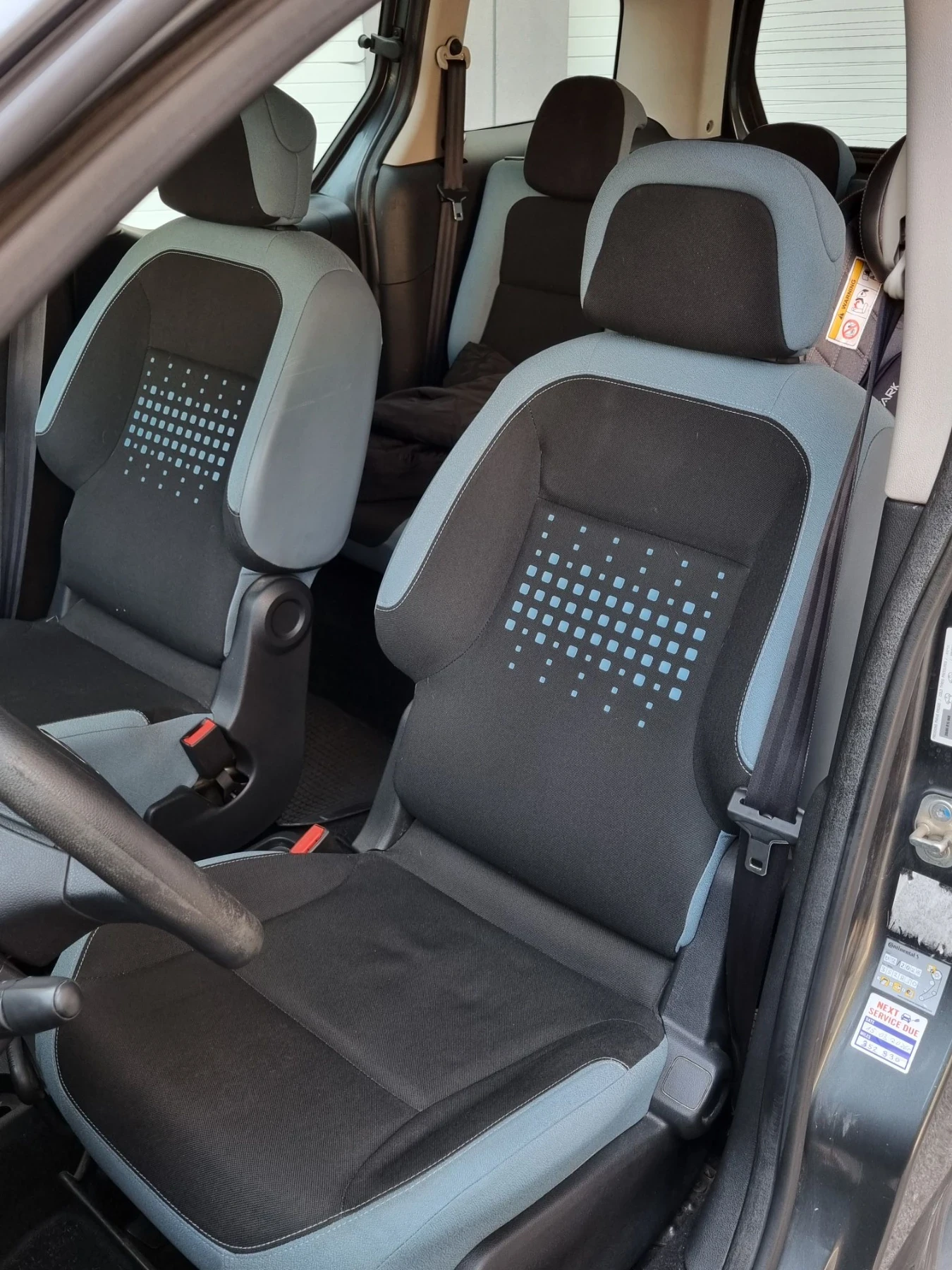 Citroen Berlingo 1.6Hdi Multispace, снимка 8 - Автомобили и джипове - 55733319