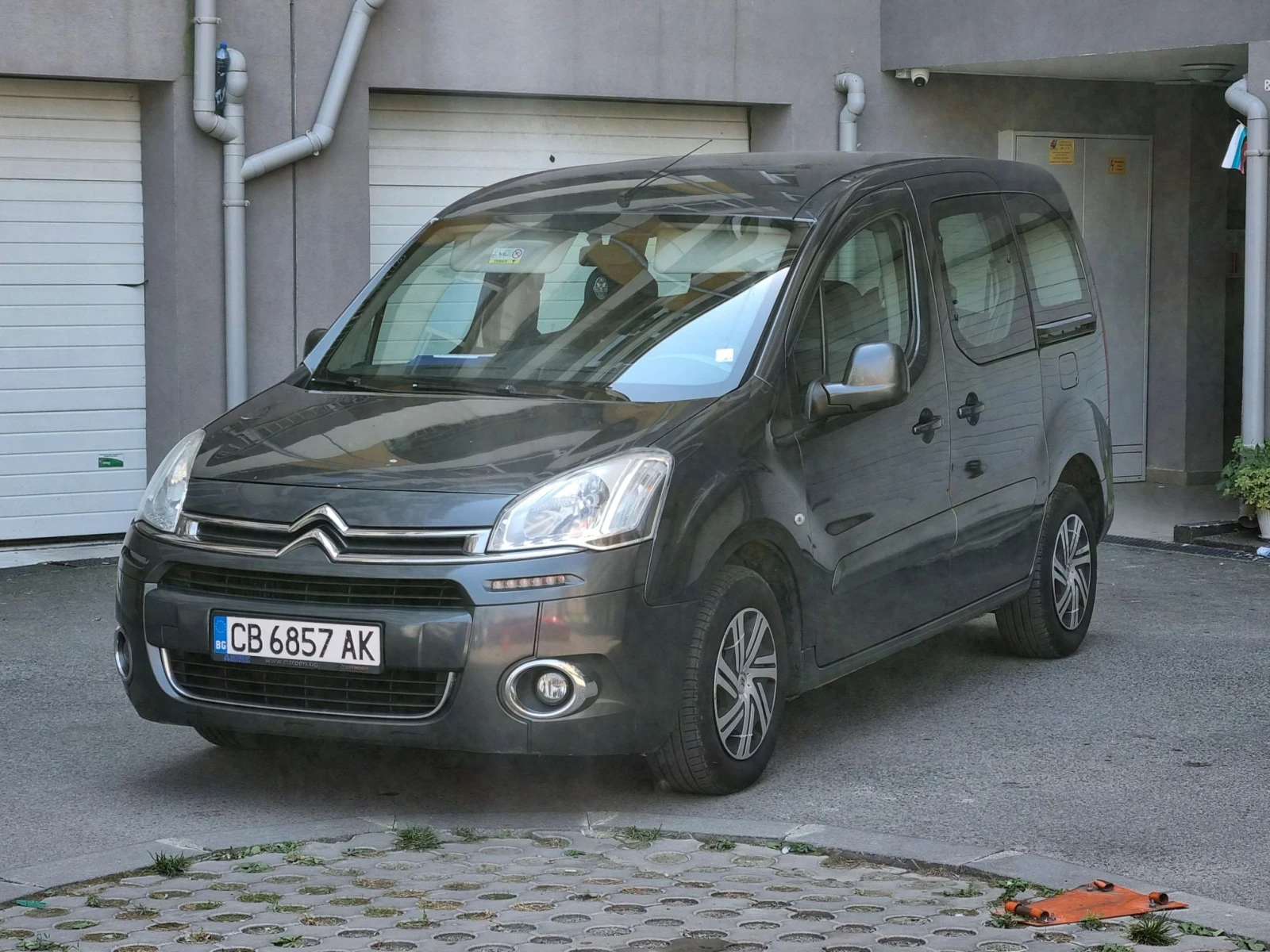 Citroen Berlingo 1.6Hdi Multispace, снимка 4 - Автомобили и джипове - 55733319