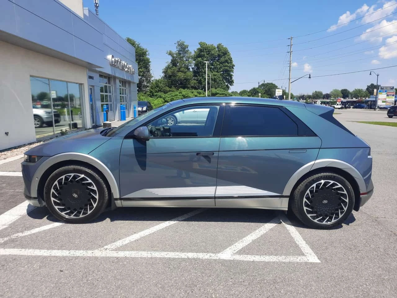 Hyundai Ioniq 5 * Preferred AWD Long Range Ultimate Pkg * CARFAX *, снимка 2 - Автомобили и джипове - 55785579
