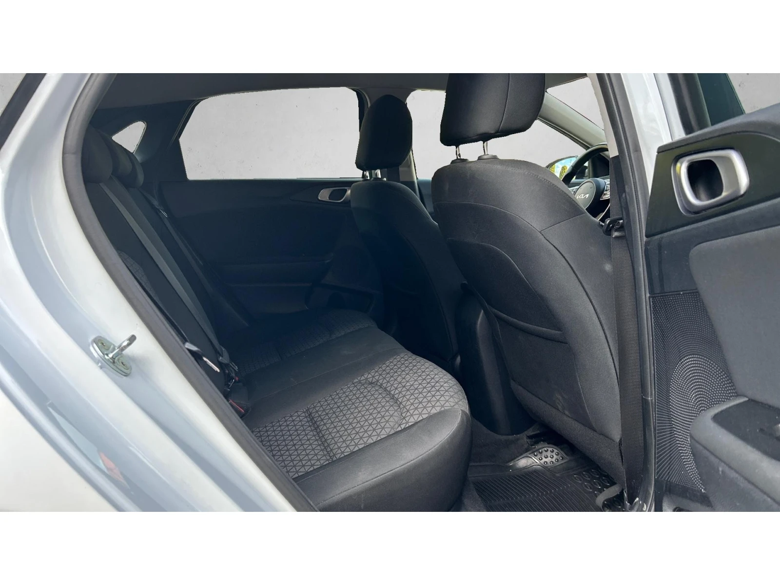 Kia Ceed 1. 0 T-GDI  M/T, Месечна вноска от 199  , снимка 10 - Автомобили и джипове - 56118449