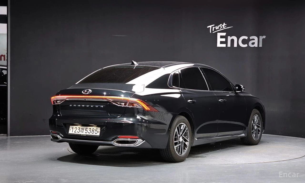 Hyundai Grandeur 3.0* ГАЗ* ДИСТРОНИК* ОБДУХВАНЕ* КАМЕРА* КРАЙНА ЦЕН, снимка 4 - Автомобили и джипове - 56211819