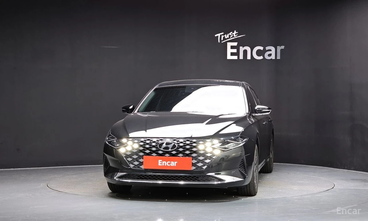 Hyundai Grandeur 3.0* ГАЗ* ДИСТРОНИК* ОБДУХВАНЕ* КАМЕРА* КРАЙНА ЦЕН, снимка 2 - Автомобили и джипове - 56211819