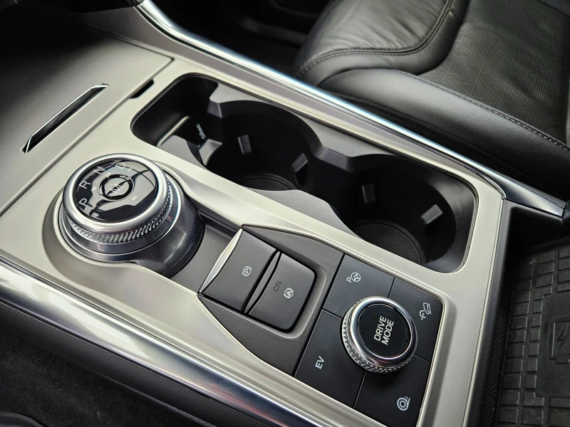 Ford Explorer PLATINUM Plug-in Hybrid 4х4, снимка 12 - Автомобили и джипове - 52331085