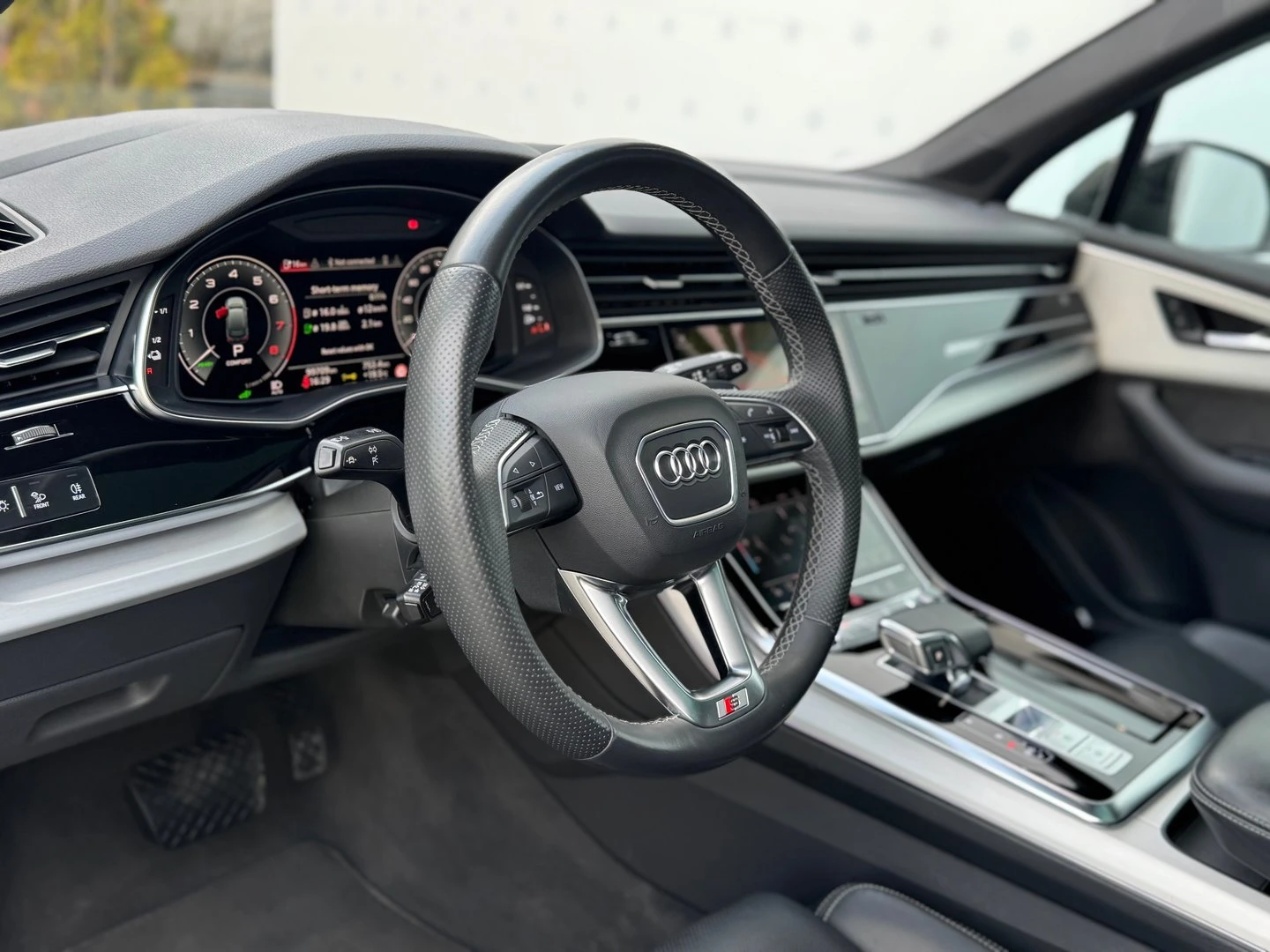 Audi Q7 S line 60 TFSIe quattro - изображение 9