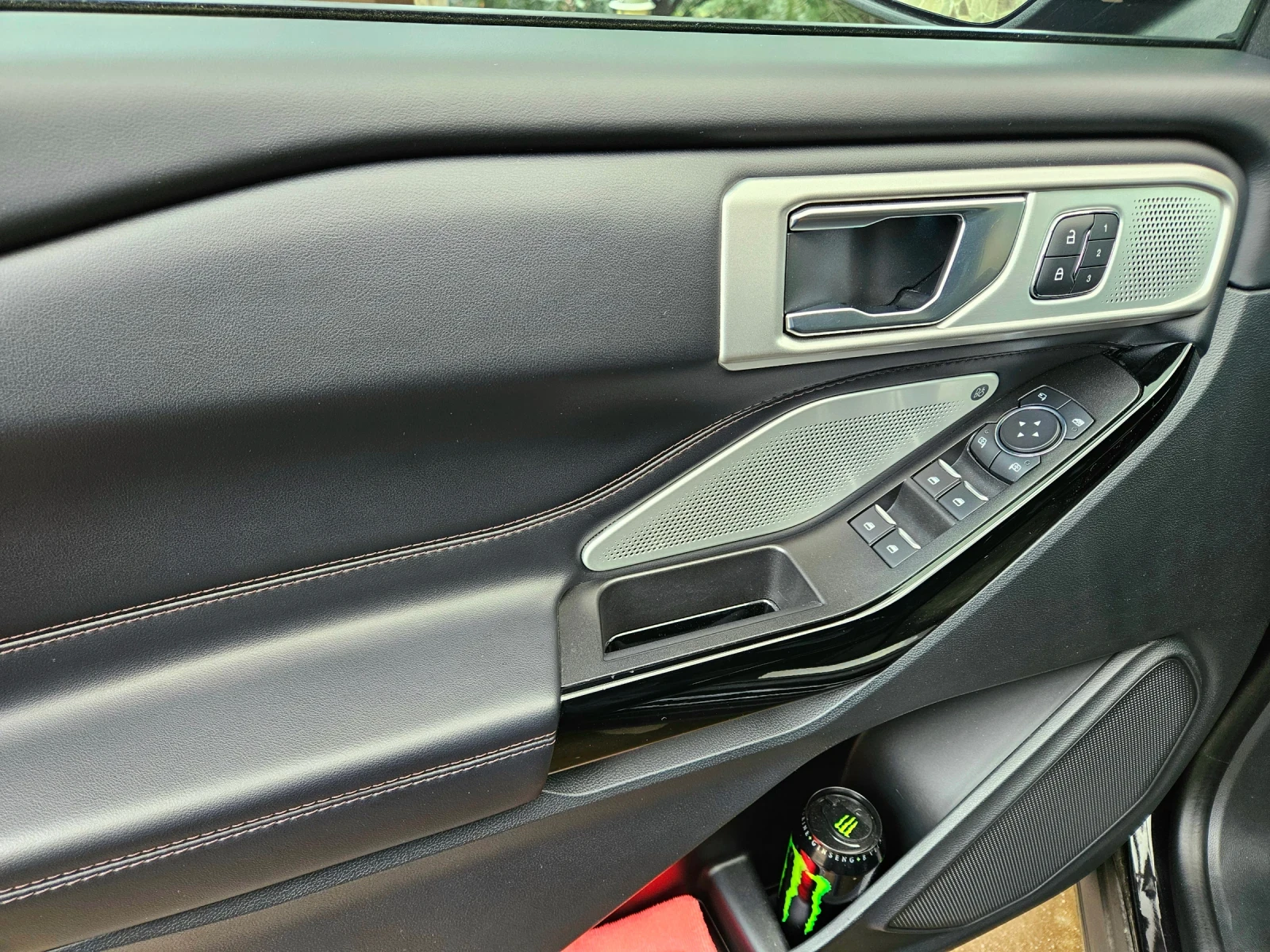 Ford Explorer PLATINUM Plug-in Hybrid 4х4 - изображение 2
