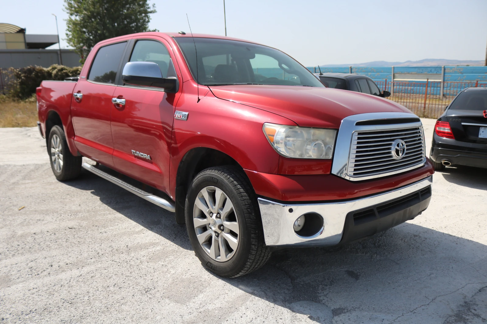 Toyota Tundra 5.7 V8 4x4 - изображение 4