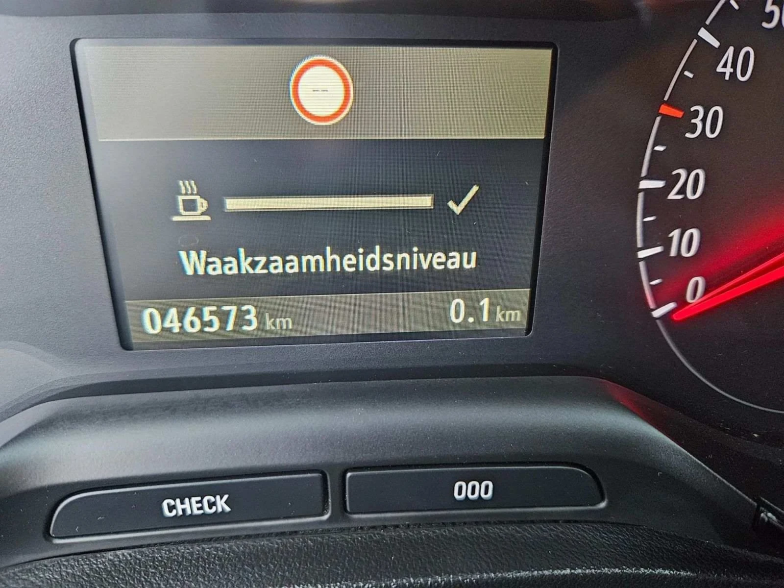 Opel Crossland X 1.2 T - изображение 8