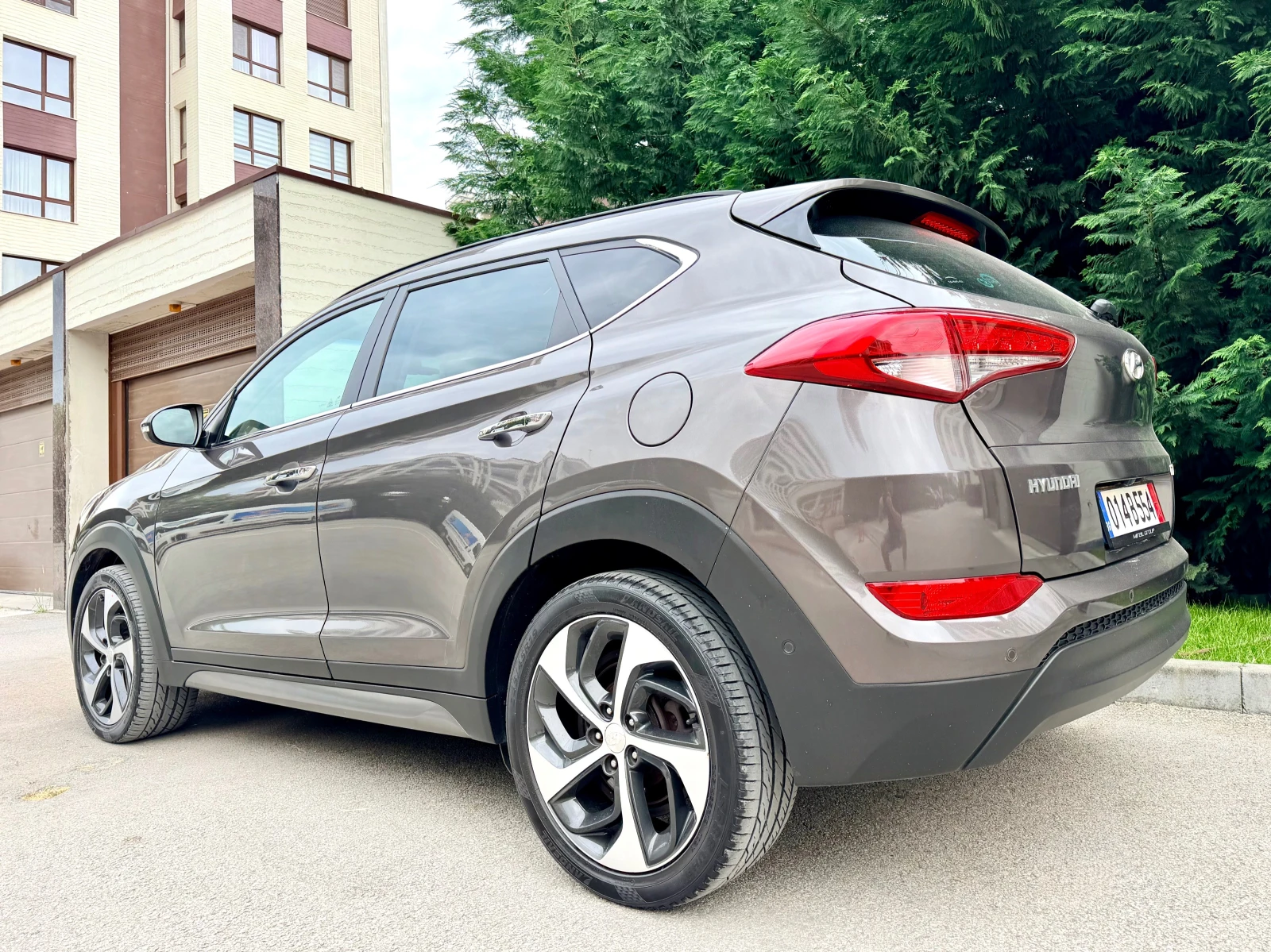 Hyundai Tucson 1.7CRDI PREMIUM PANORAMA PODGREV OBDUHVANE KEYLESS, снимка 6 - Автомобили и джипове - 54459150